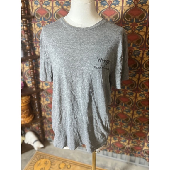 Wrangler Yellowstone Broken Rock Gray Graphic T-Shirt Mens Size M - Picture 1 of 3